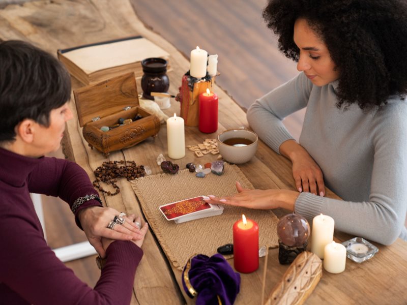 Navigating the Inner Realms – Tarot for Self-Discovery and Personal Growth