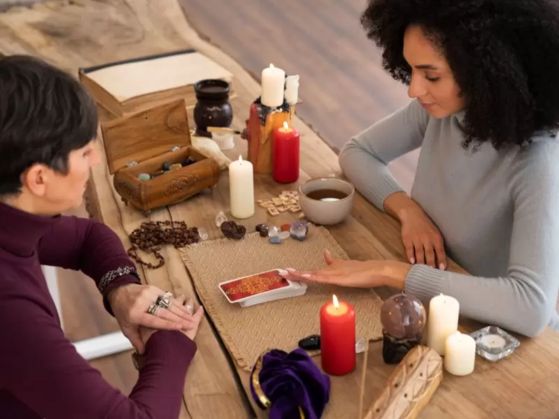 Navigating the Inner Realms – Tarot for Self-Discovery and Personal Growth